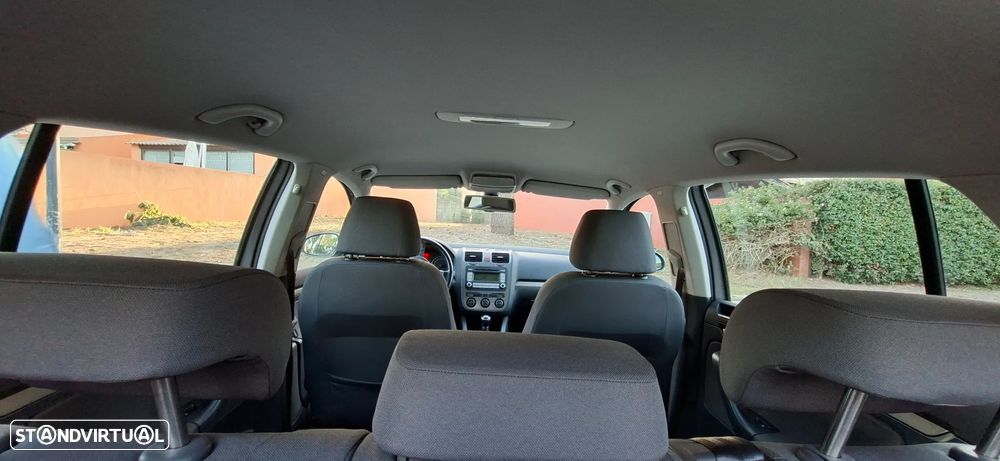 VW Golf 1.9 TDi BlueM. Confortline - 12
