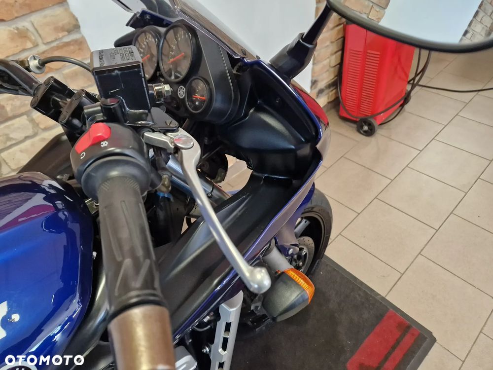 Yamaha FZS - 31