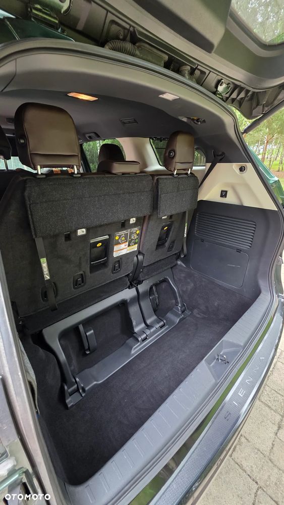 Toyota Sienna - 8