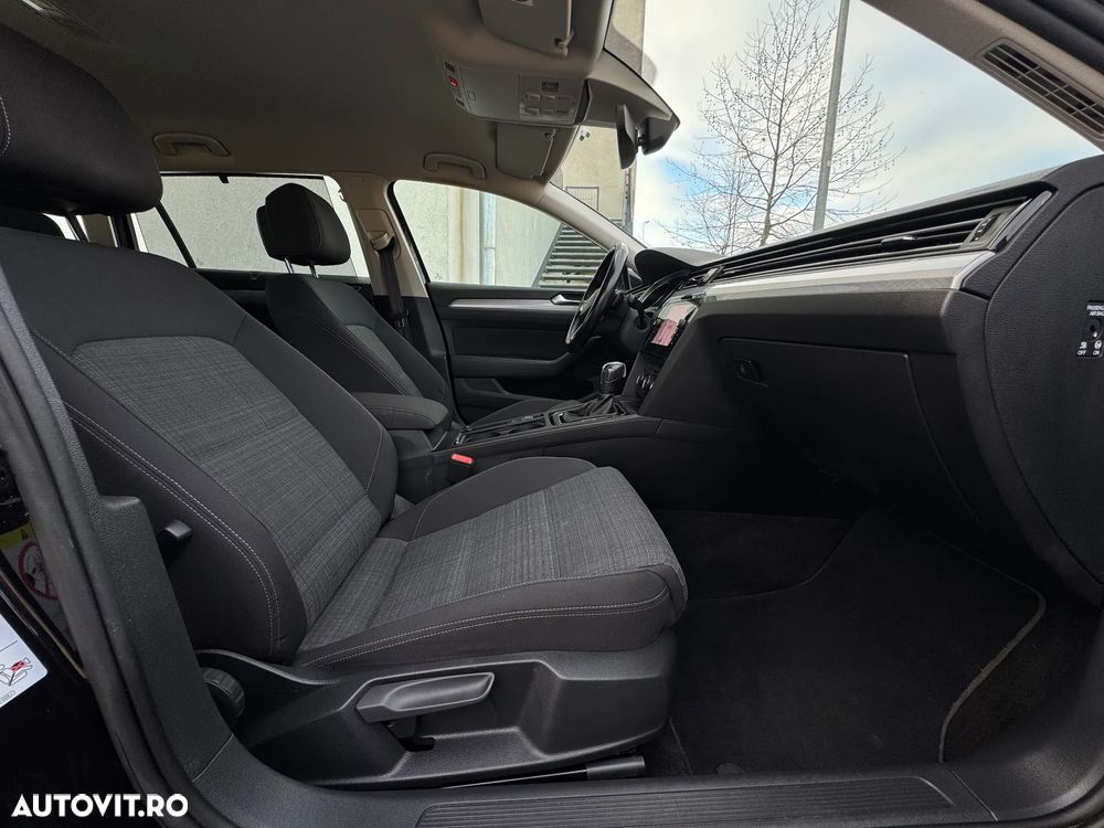 Volkswagen Passat Variant 2.0 TDI SCR DSG Elegance - 14