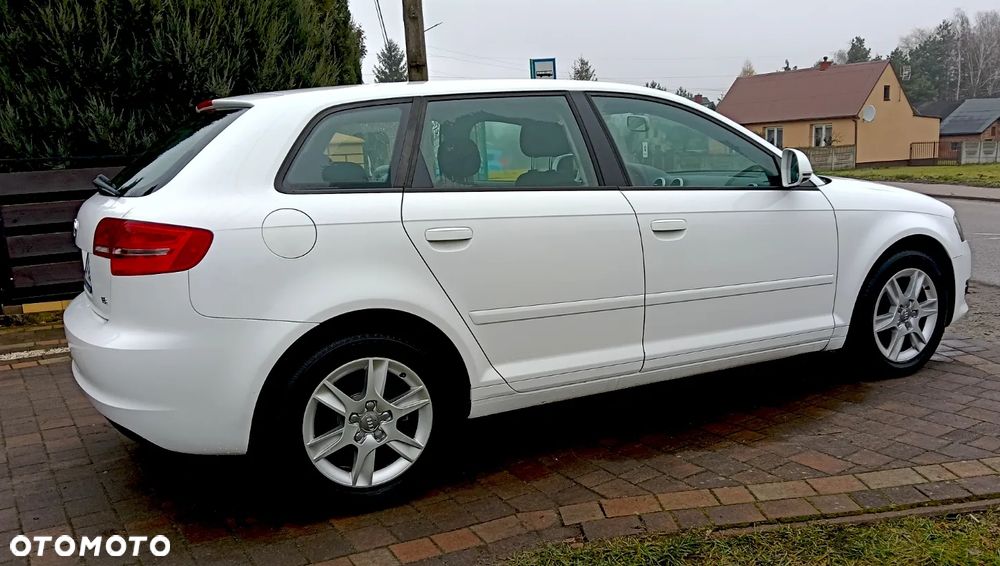 Audi A3 Sportback 1.6 Ambiente - 13