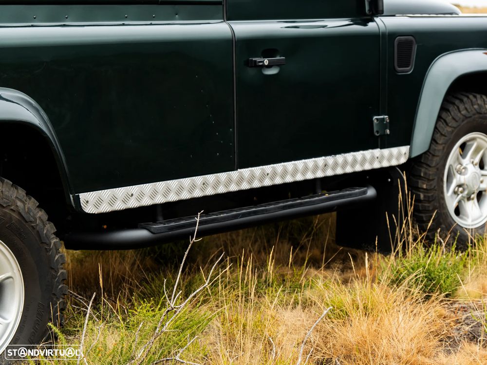 Land Rover Defender - 11
