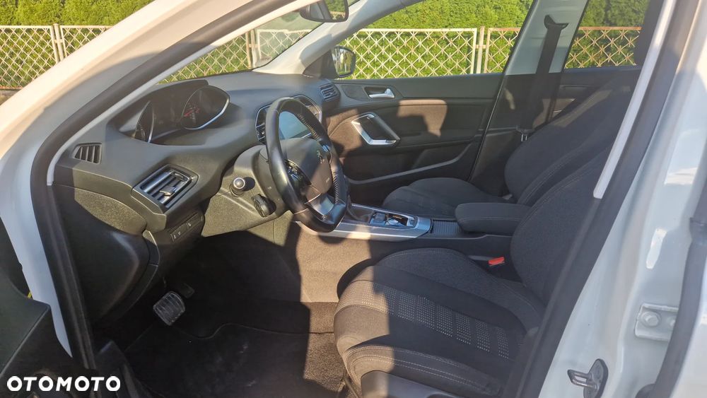 Peugeot 308 BlueHDi FAP 150 EAT6 Stop & Start Allure - 17