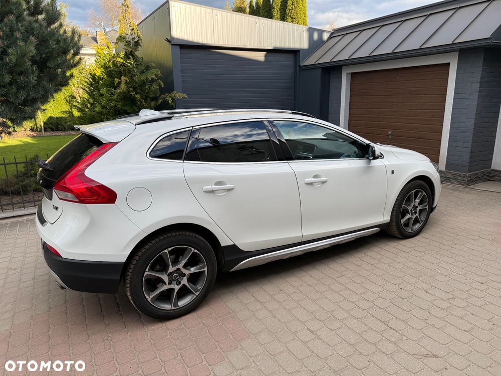 Volvo V40 Cross Country T4 Drive-E Ocean Race - 19