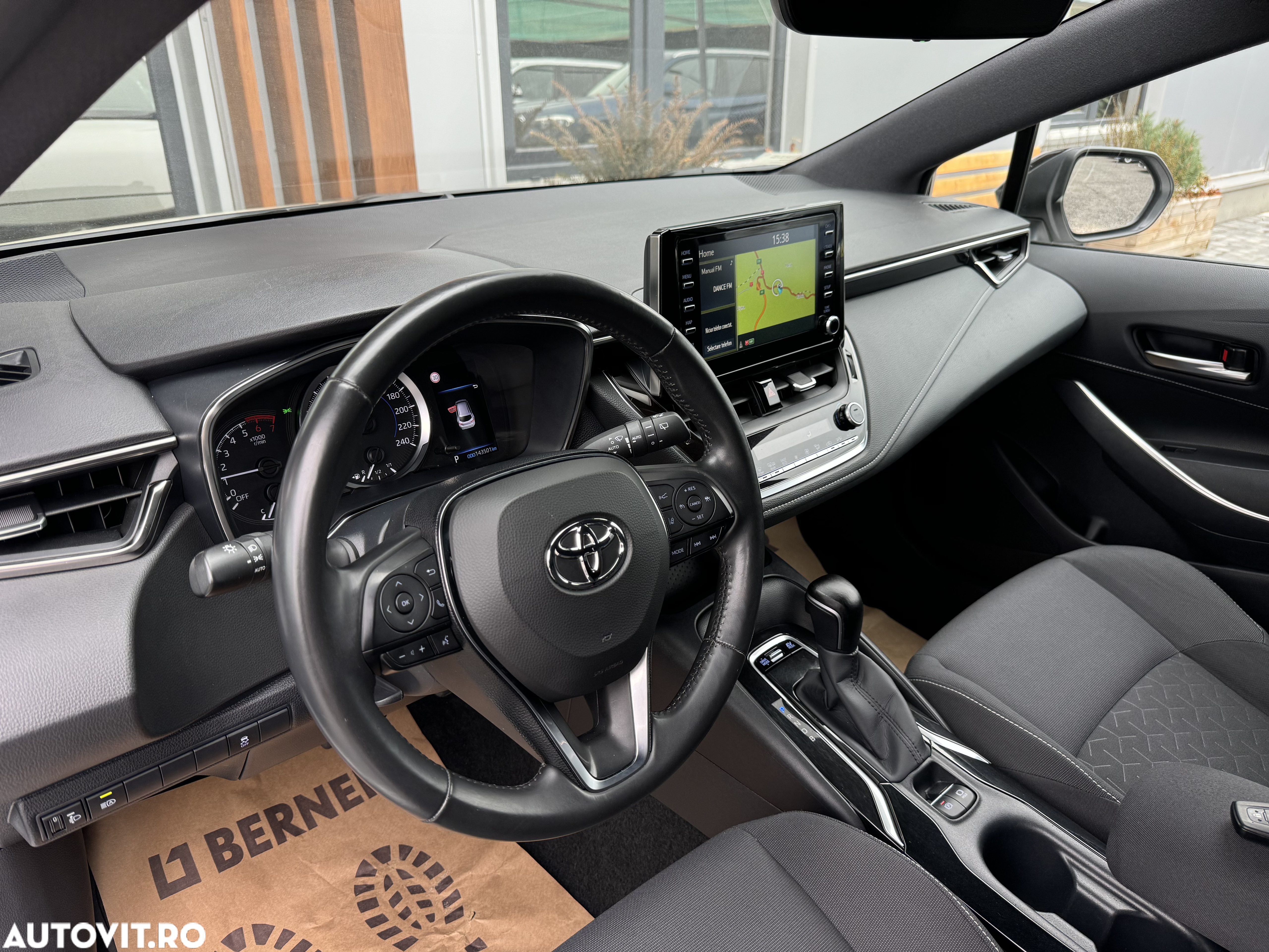 Toyota Corolla 1.8 HSD Business - 9