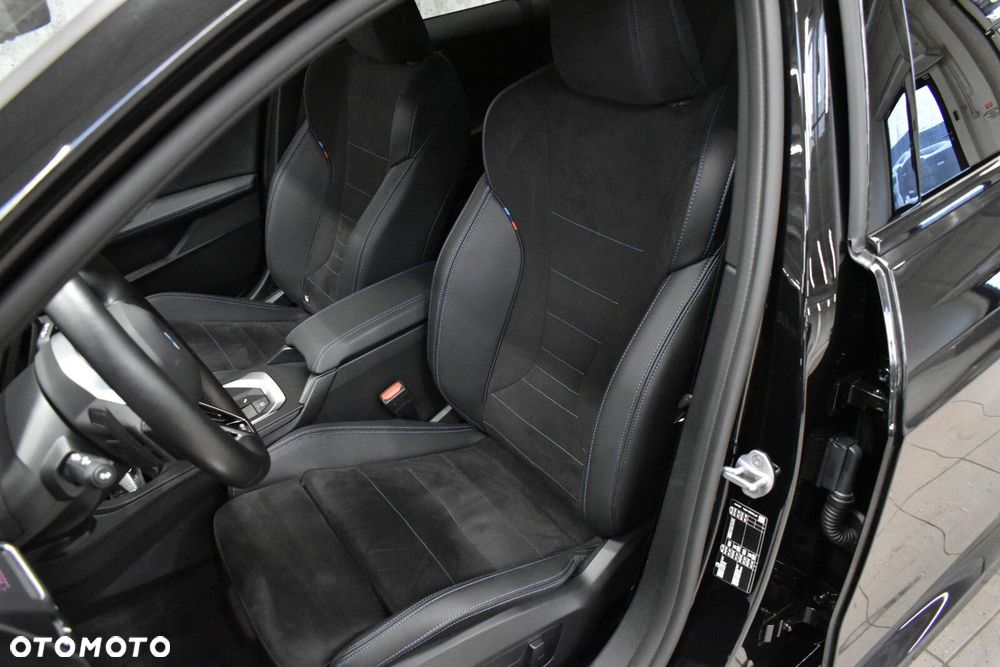 BMW Seria 1 120 mHEV - 12