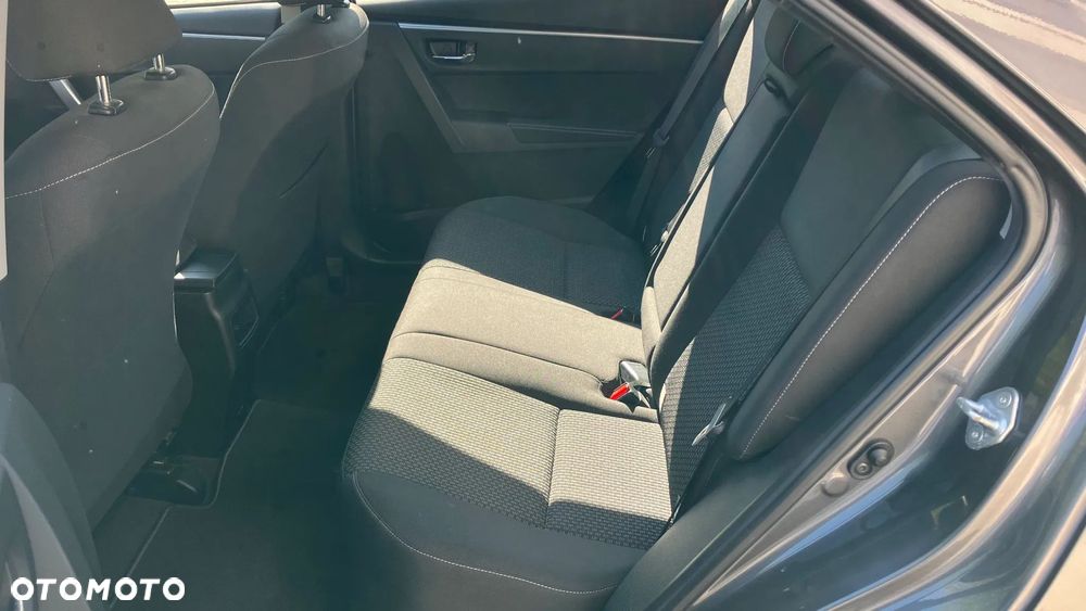 Toyota Corolla - 12