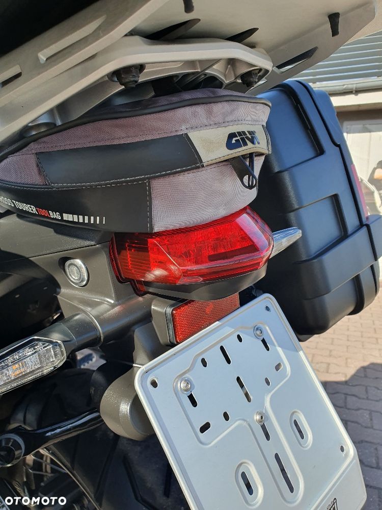 Honda VFR - 11