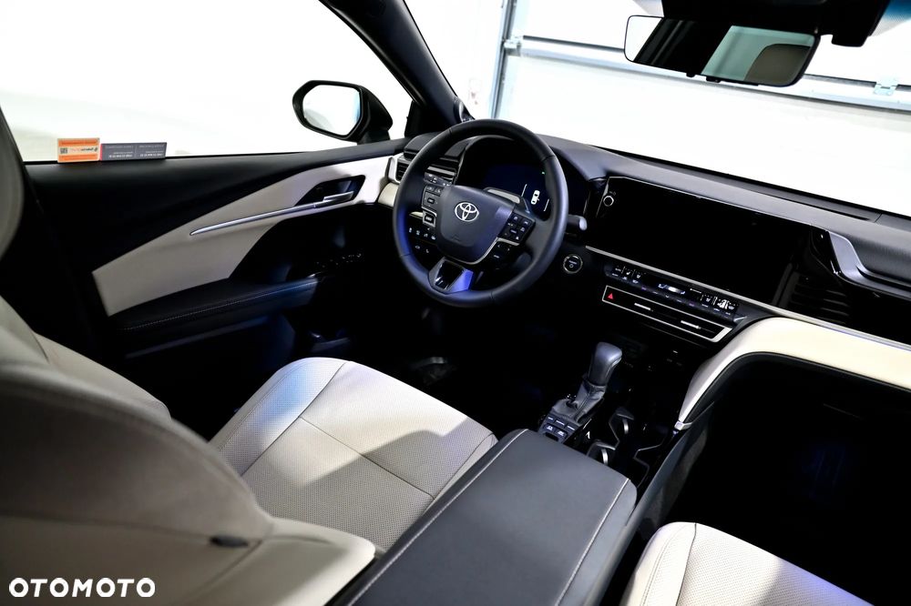 Toyota Camry 2.5 Hybrid Dynamic Force Comfort e-CVT - 34