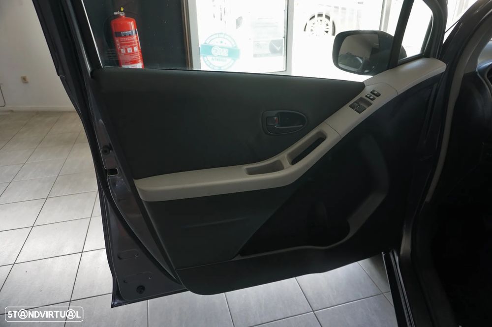 Toyota Yaris 1.0 VVT-i Comfort+AC - 19