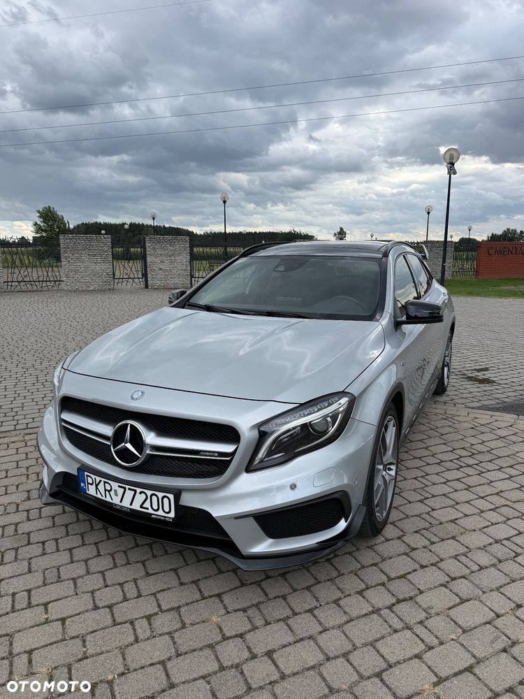 Mercedes-Benz GLA - 2