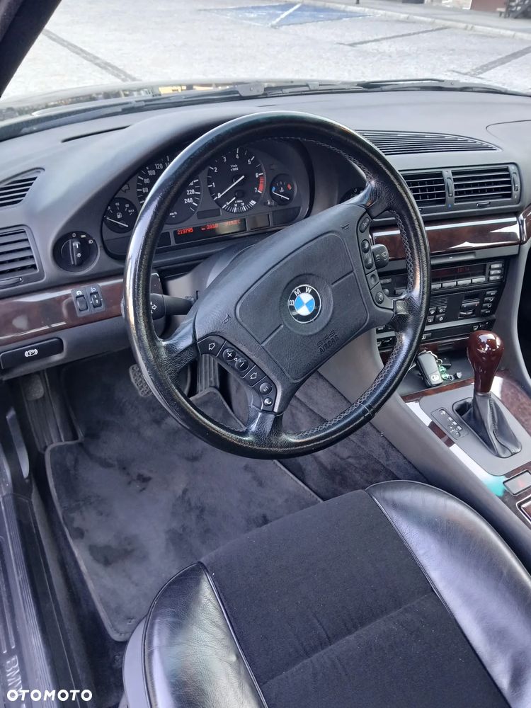 BMW Seria 7 728i L - 13