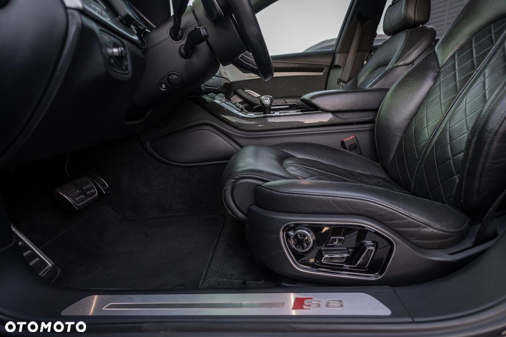 Audi S8 - 18