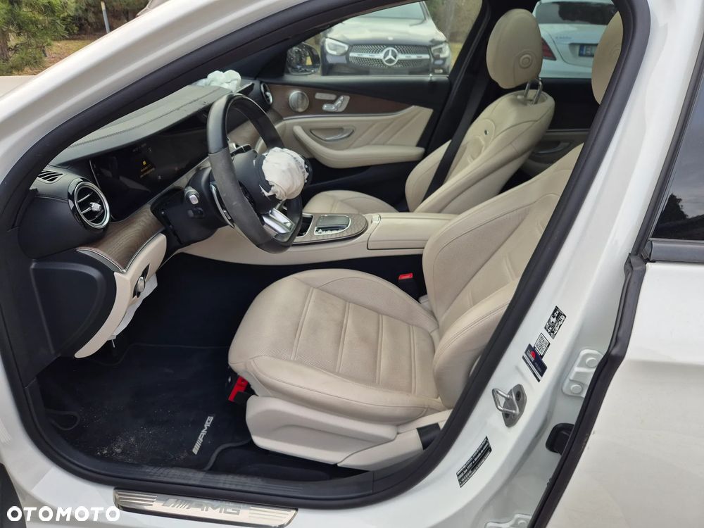 Mercedes-Benz Klasa E - 27