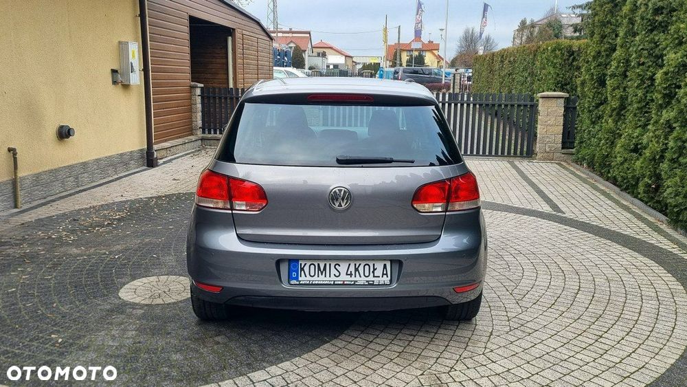 Volkswagen Golf - 6