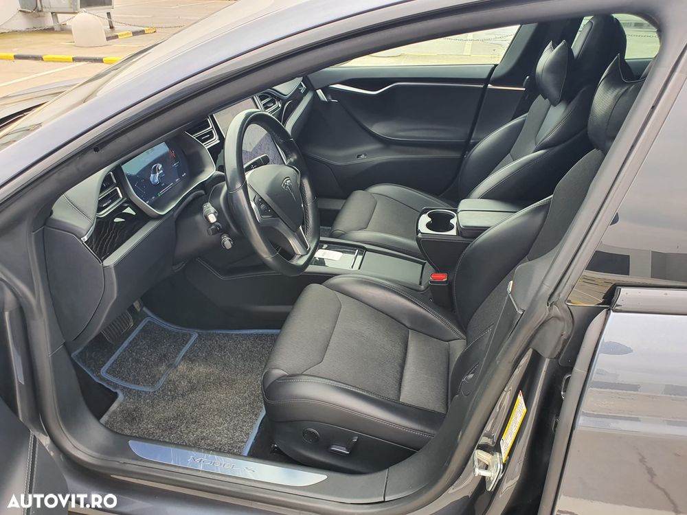 Tesla Model S - 5