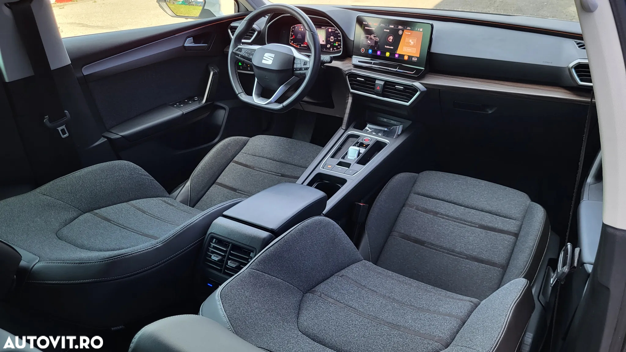 Seat Leon Sportstourer 2.0 TDI DSG Xcellence Plus - 12