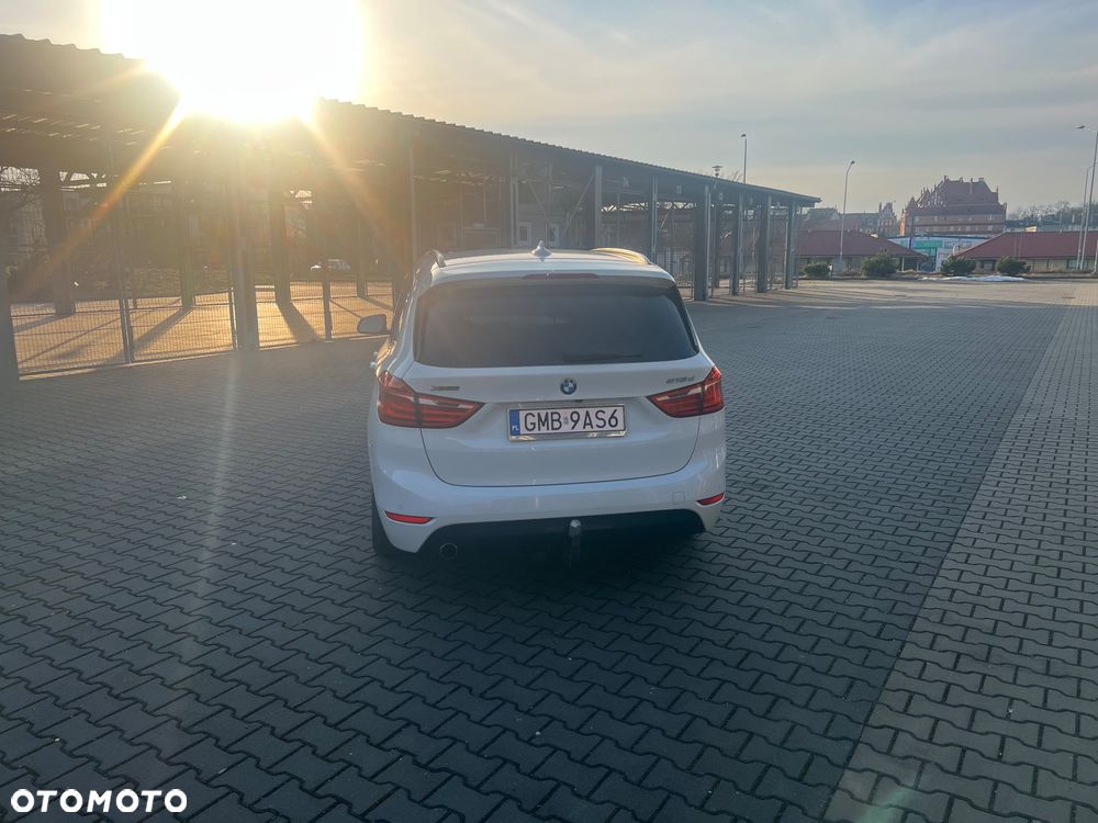 BMW Seria 2 218d xDrive - 10