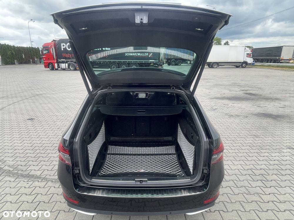 Skoda Superb 2.0 TDI SCR Sportline DSG - 23
