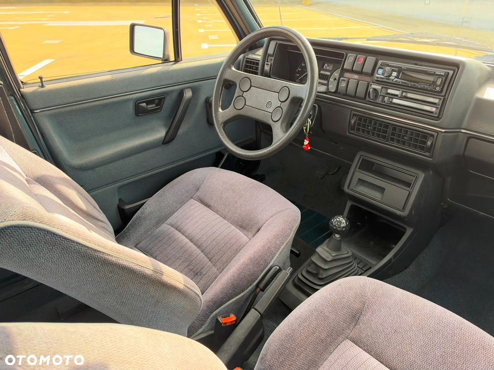 Volkswagen Jetta - 26