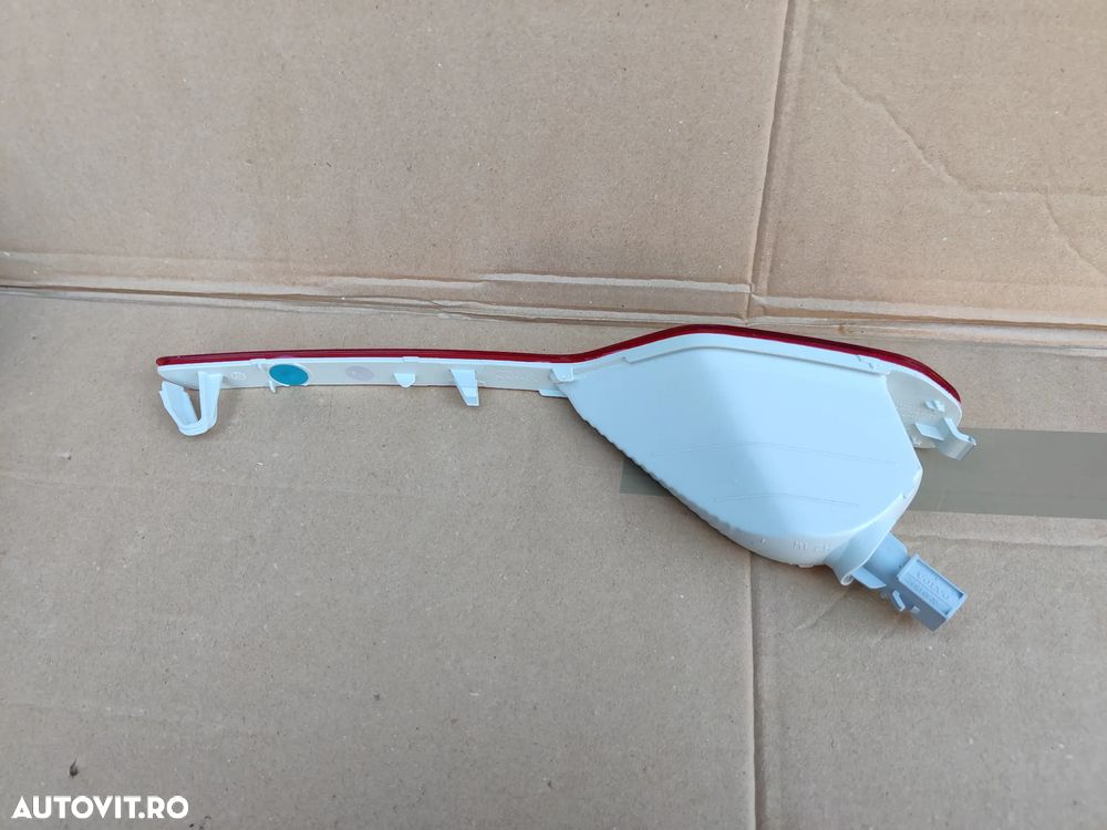 Reflector Catadioptru Ochi pisica stop bec ceata dreapta spate Volvo XC40 C40 2018-2024 Cod 31656866 - 3