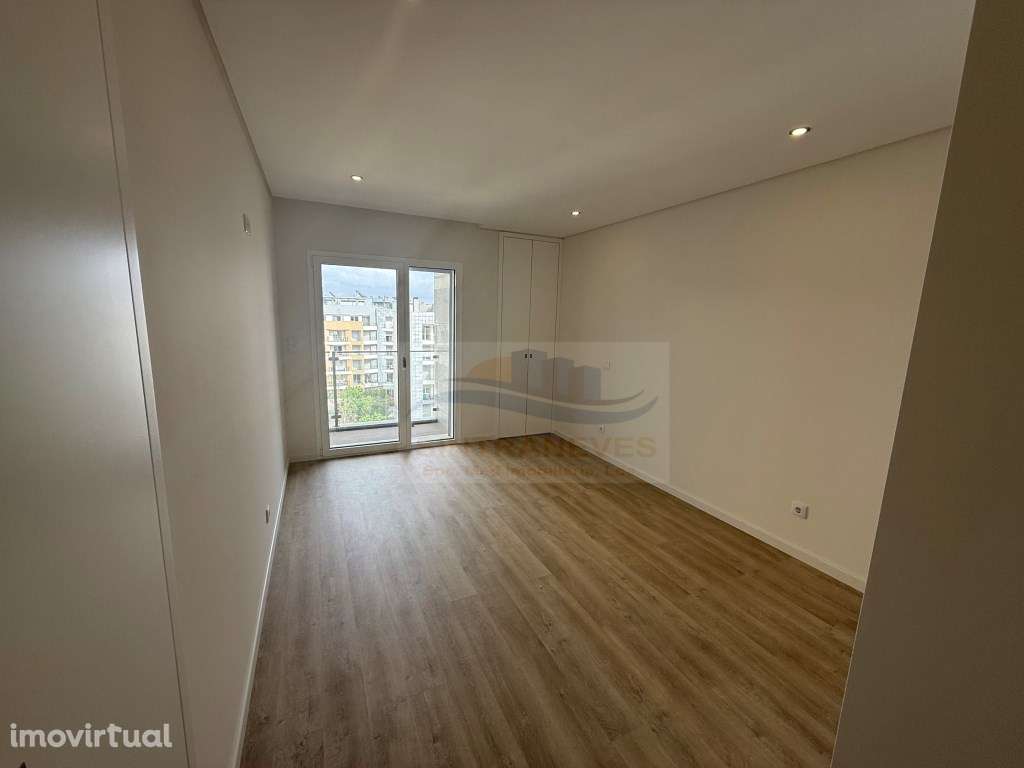 T2 para Arrendamento | 6.º Andar com Garagem | Parede - Cascais - Grande imagem: 4/12