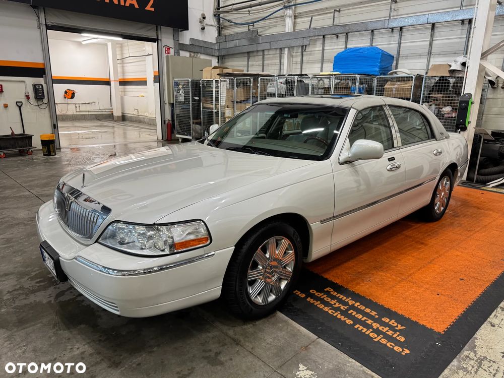 Lincoln Town Car 4.6 Signature - 2