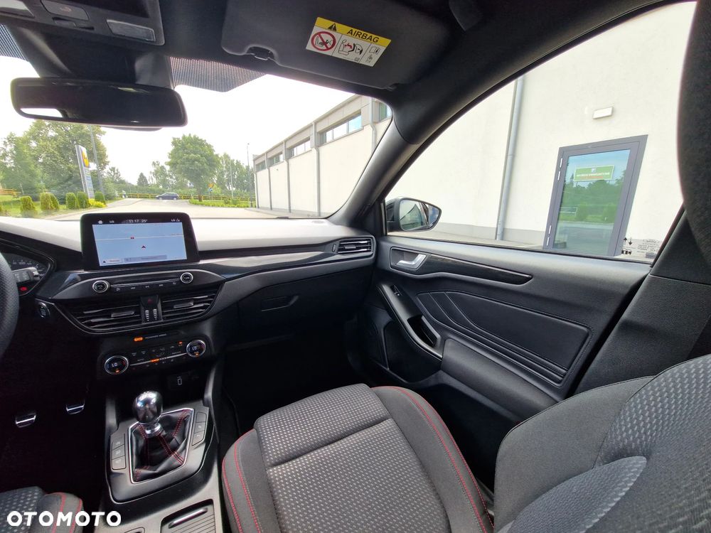 Ford Focus 1.0 EcoBoost Start-Stopp-System ST-LINE DESIGN - 22