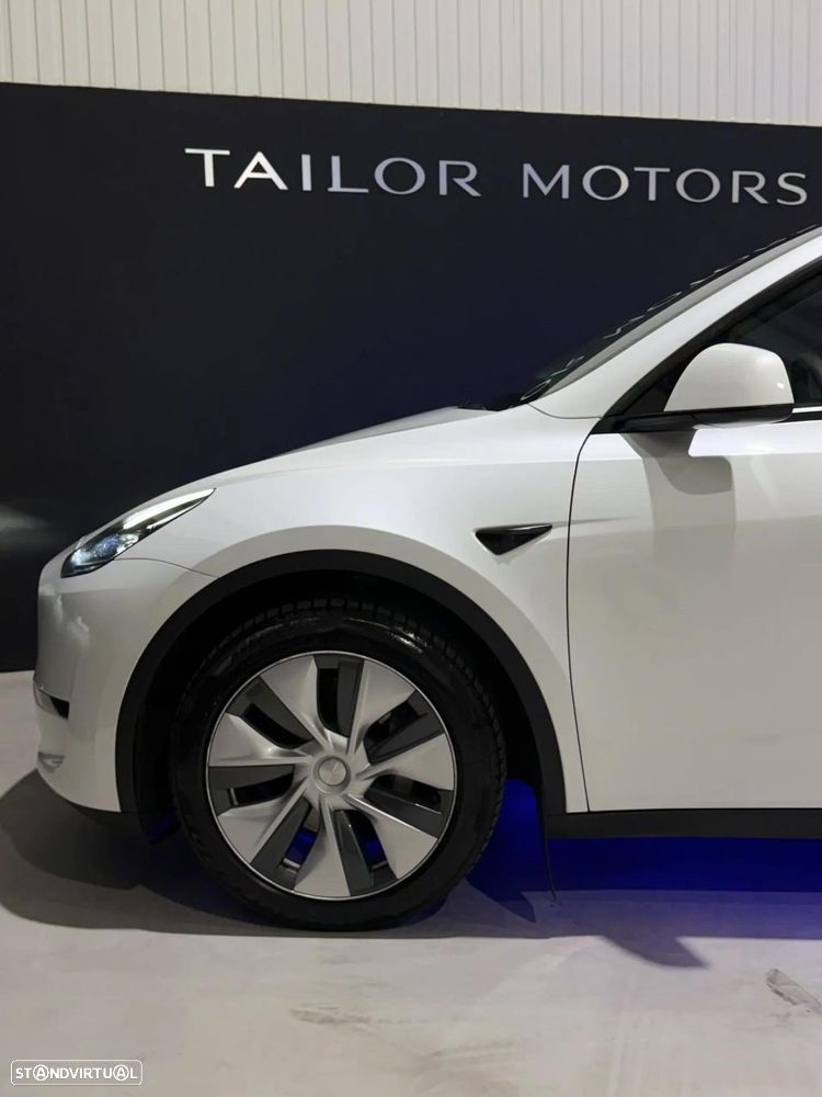 Tesla Model Y Long Range Dual Motor AWD - 8