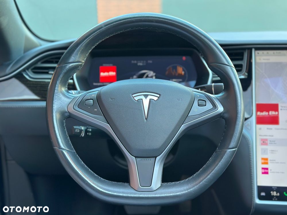 Tesla Model S - 25