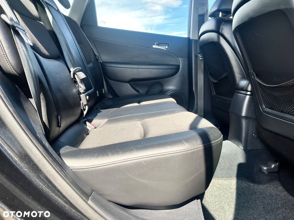 Hyundai i30 2.0 Premium - 13