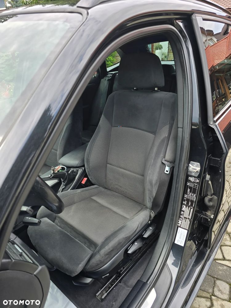 BMW X1 xDrive18d xLine - 17