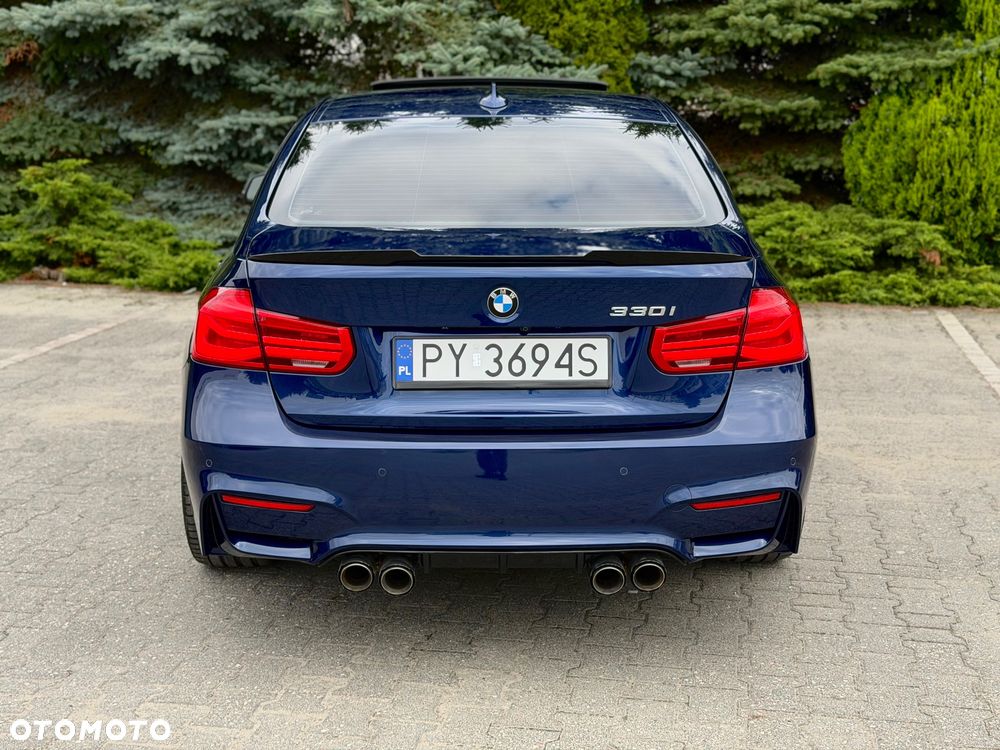 BMW Seria 3 330i - 18