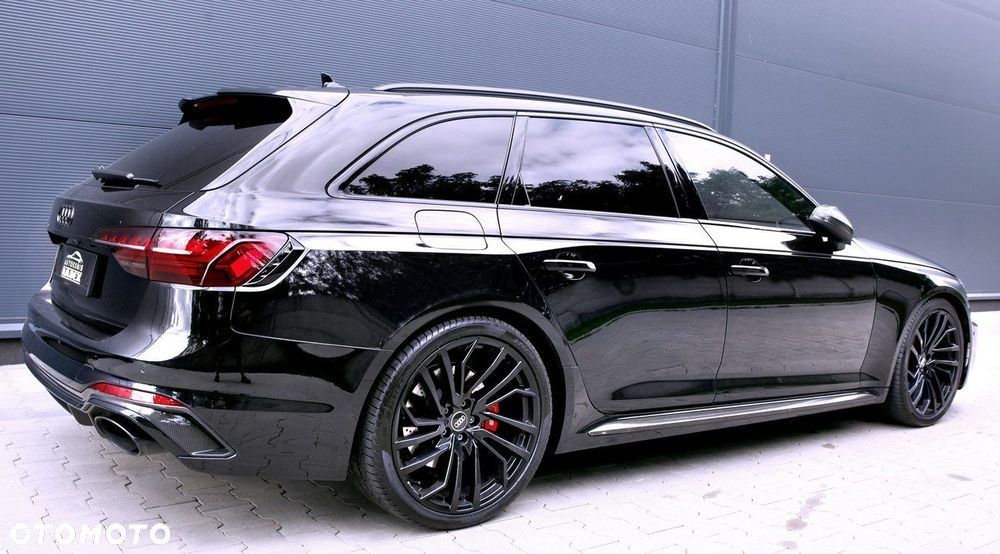 Audi RS4 Limousine - 9
