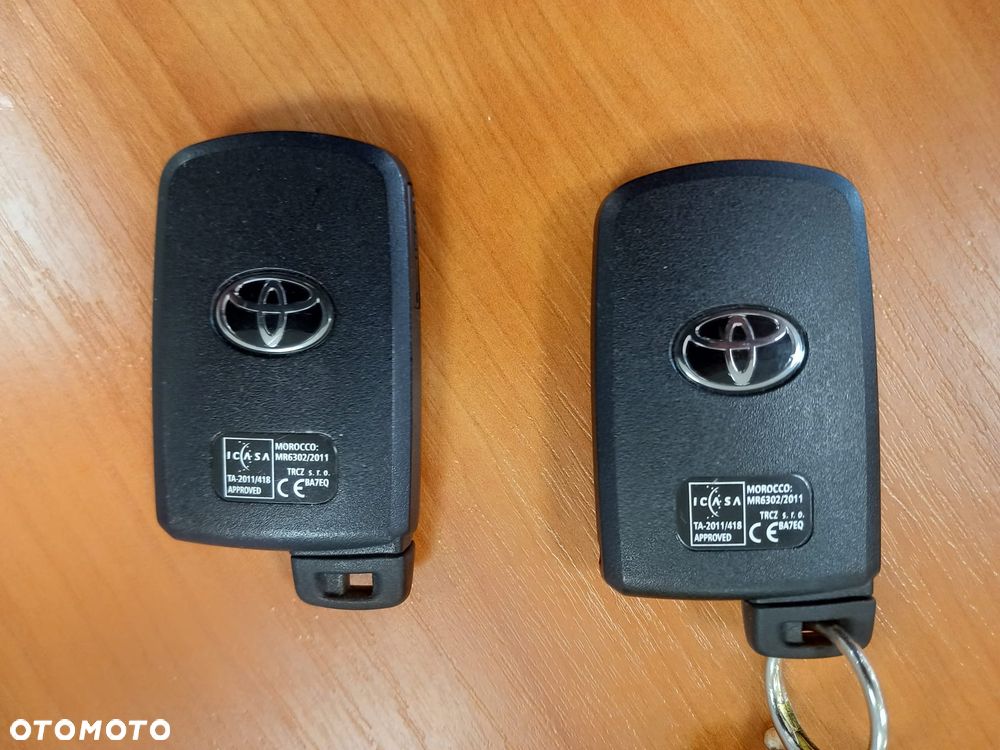 Toyota Yaris Hybrid 100 Premium - 7