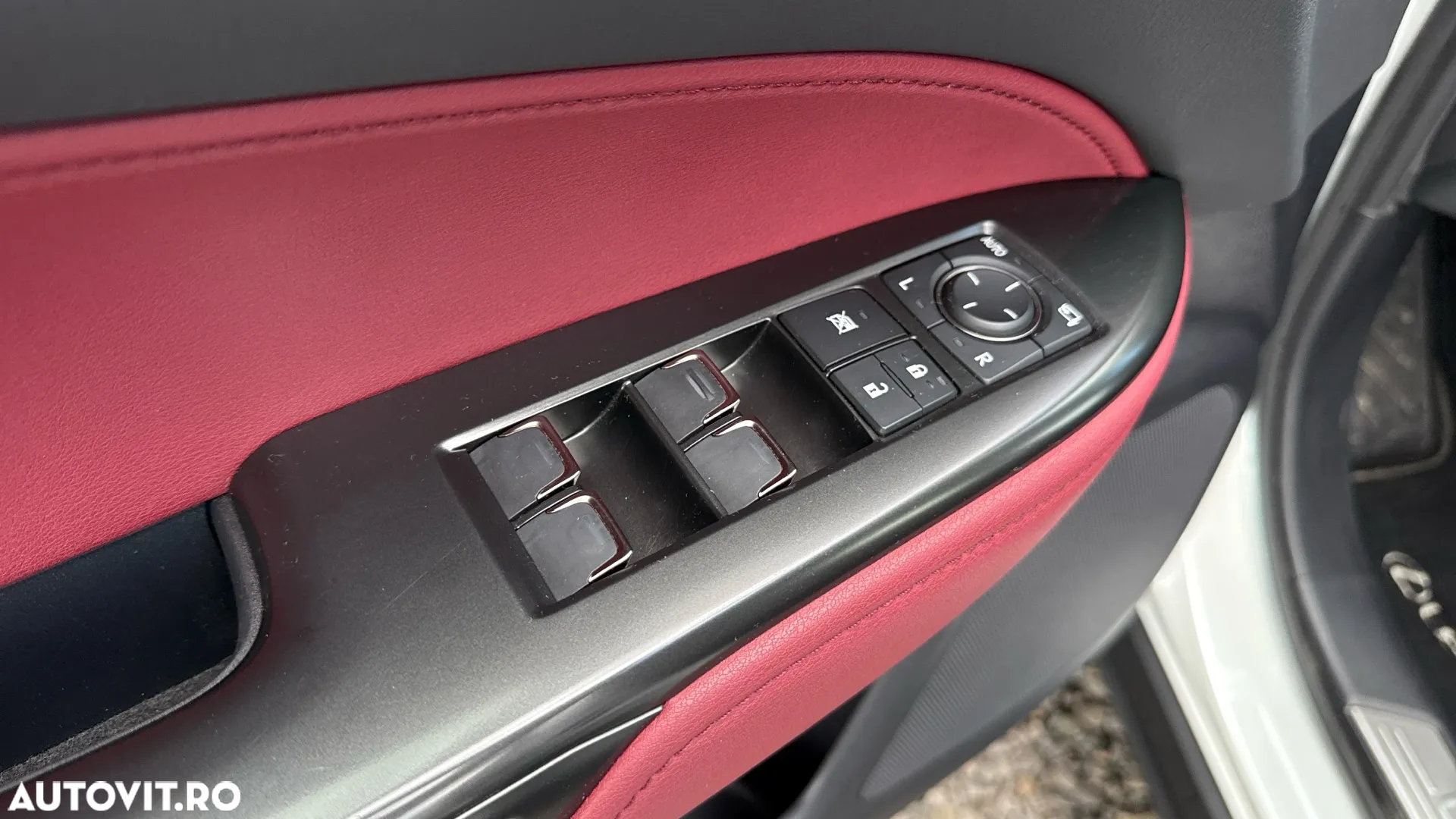 Lexus Seria NX 350h AWD CVT HEV Business - 33