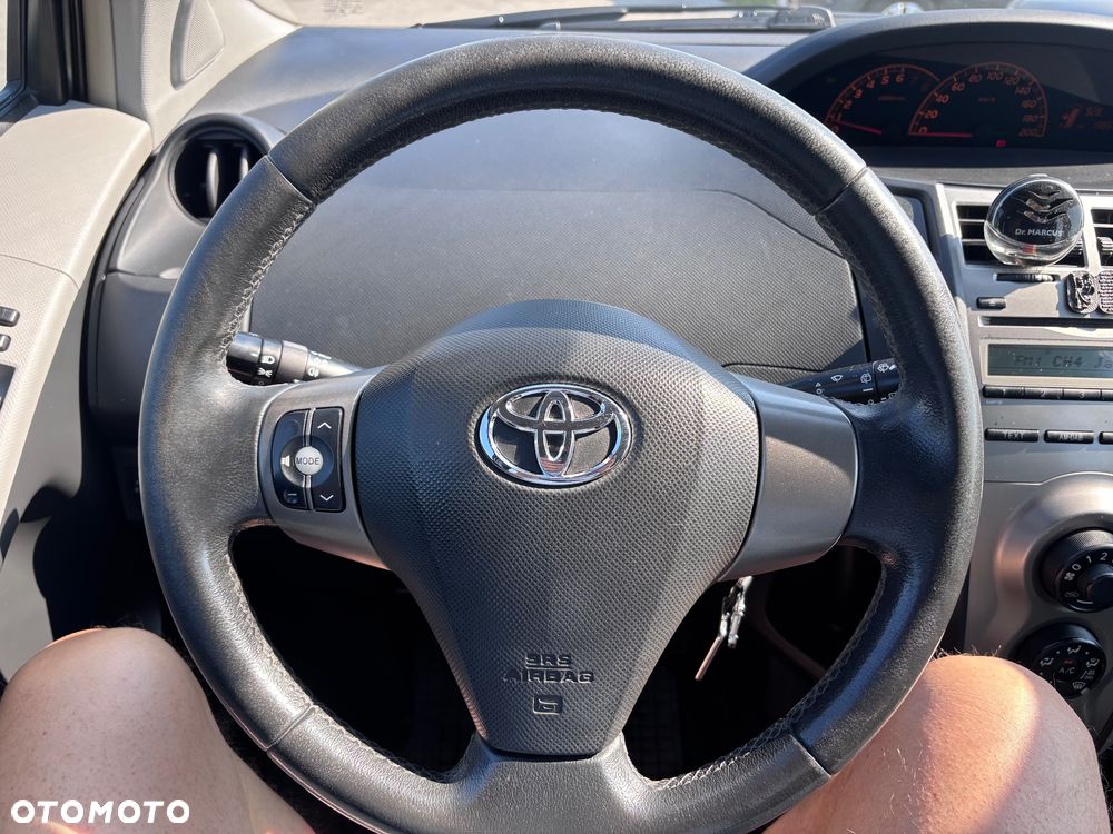 Toyota Yaris 1.33 Luna - 10