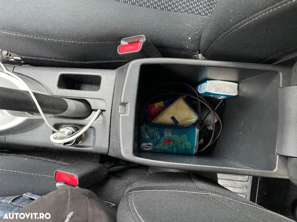 Toyota Auris - 13