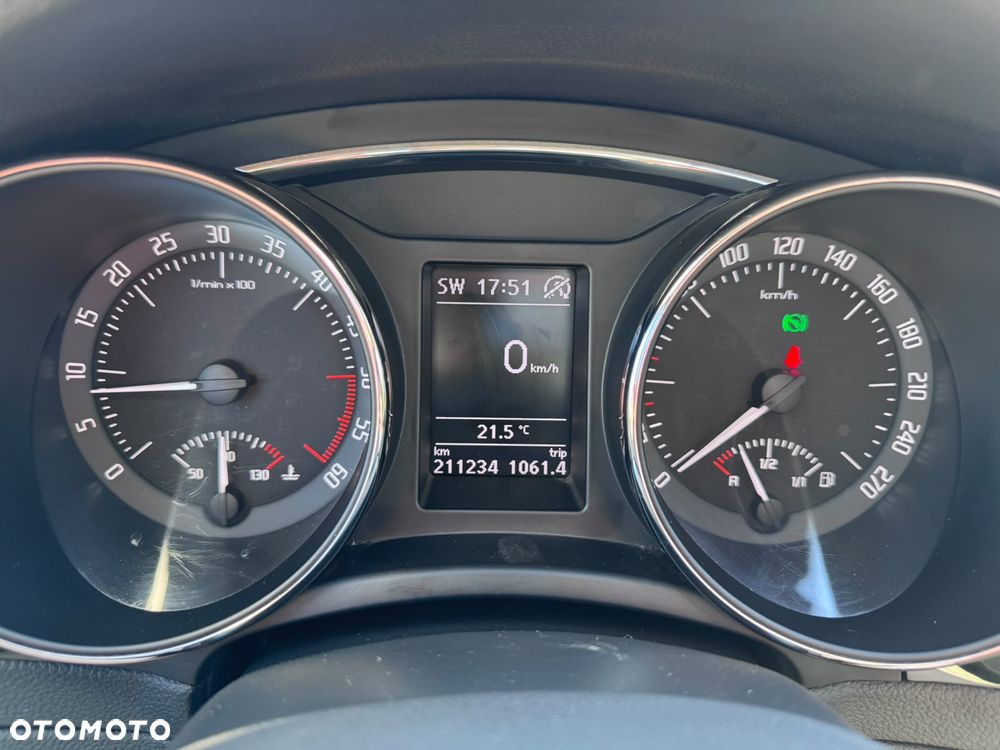 Skoda Superb 2.0 TDI 4x4 Platinum DSG - 34