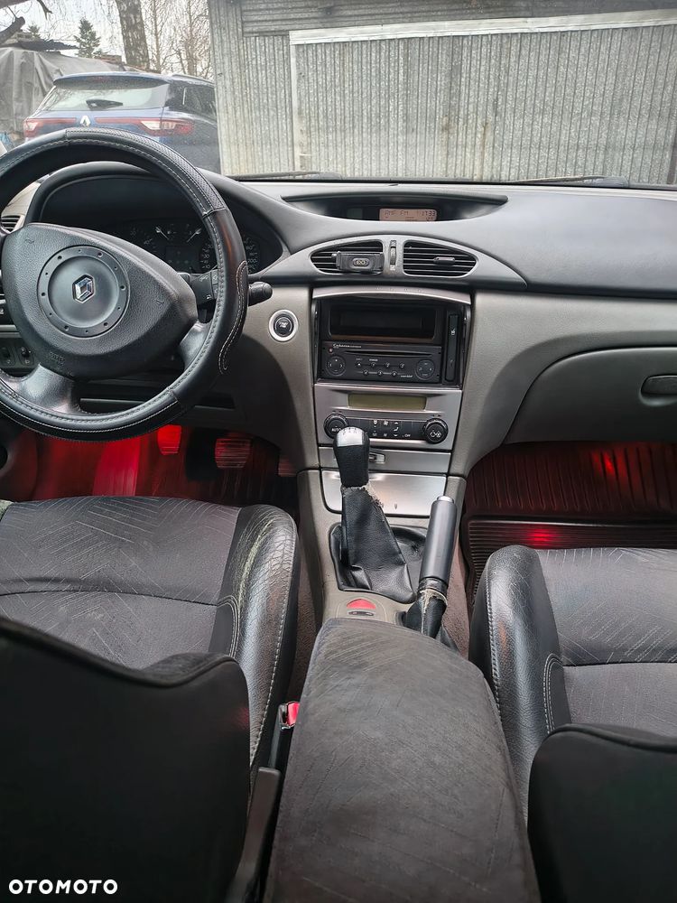 Renault Laguna 1.9 dCi Expression - 6