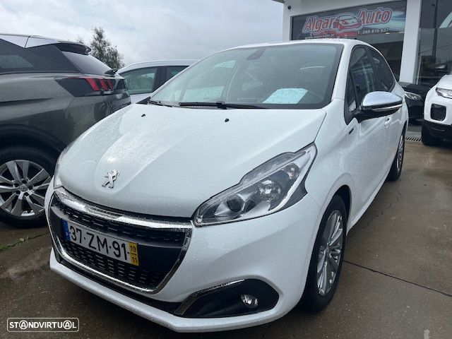 Peugeot 208 1.2 PureTech Signature - 1