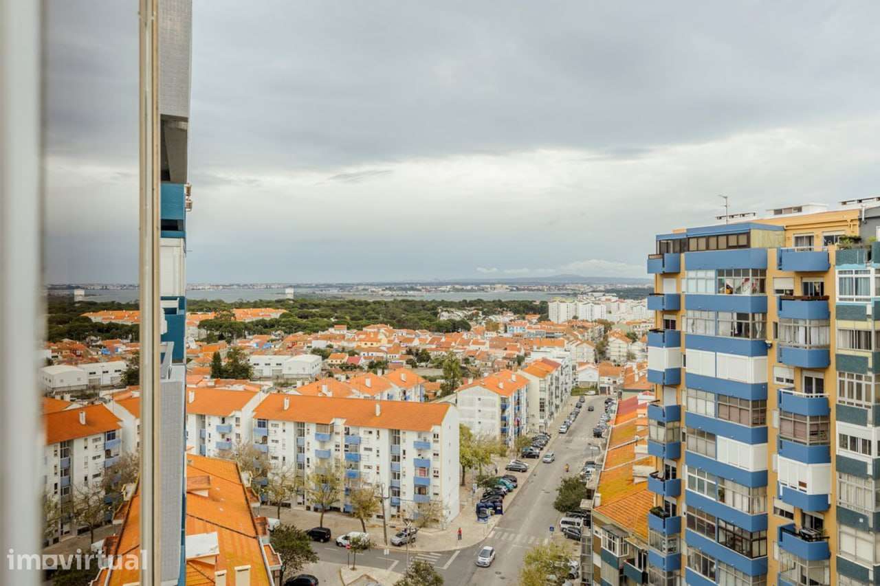 T2 com varanda e garagem em Almada - Grande imagem: 5/24