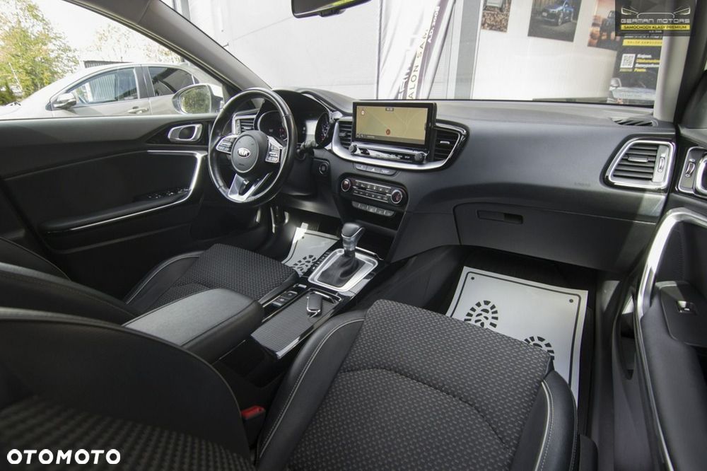 Kia XCeed 1.6 T-GDI Business Line DCT - 30