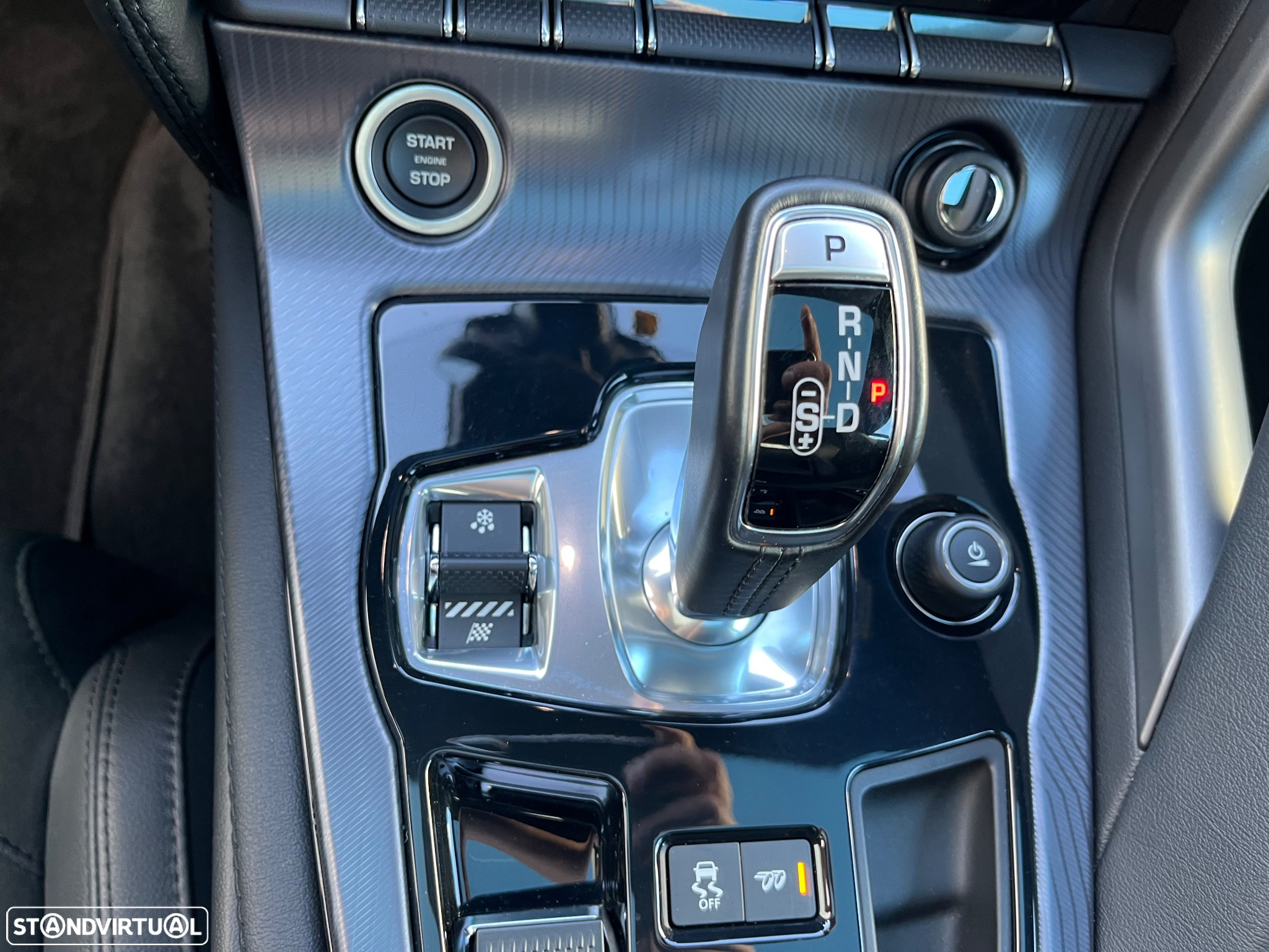 Jaguar F-Type 2.0 i4 R-Dynamic Black - 35