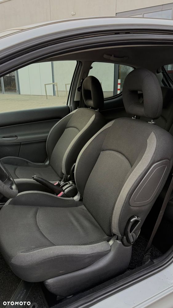 Peugeot 206 - 6