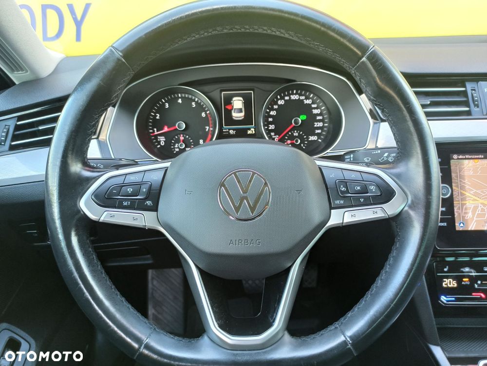 Volkswagen Passat - 16