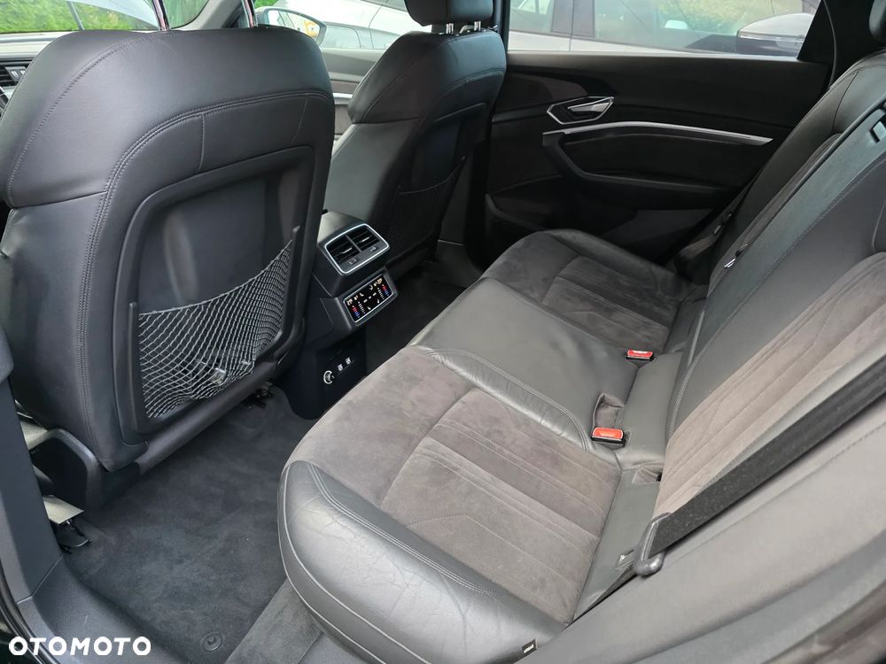 Audi e-tron 55 quattro - 8