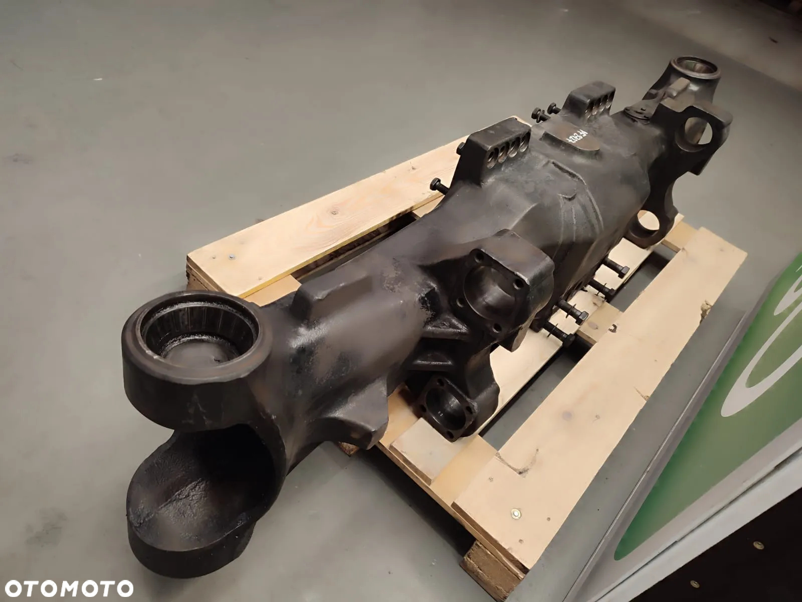 Obudowa mostu napędowego przedniego 7700170701 Massey Ferguson 8727 - 8