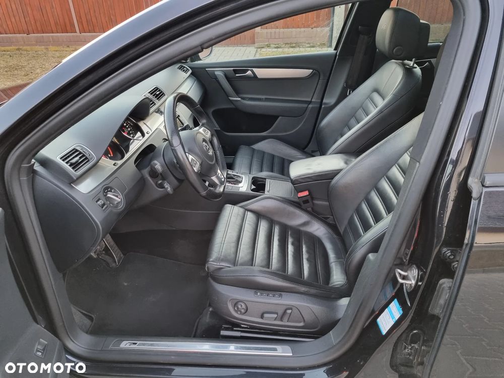 Volkswagen Passat 2.0 TDI 4Mot Highline DSG - 25