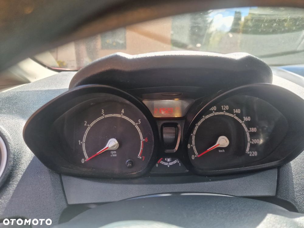 Ford Fiesta 1.25 Ambiente EU5 - 19
